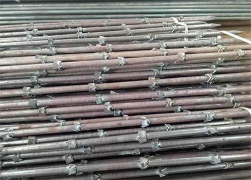 贺兰隧道钢花管